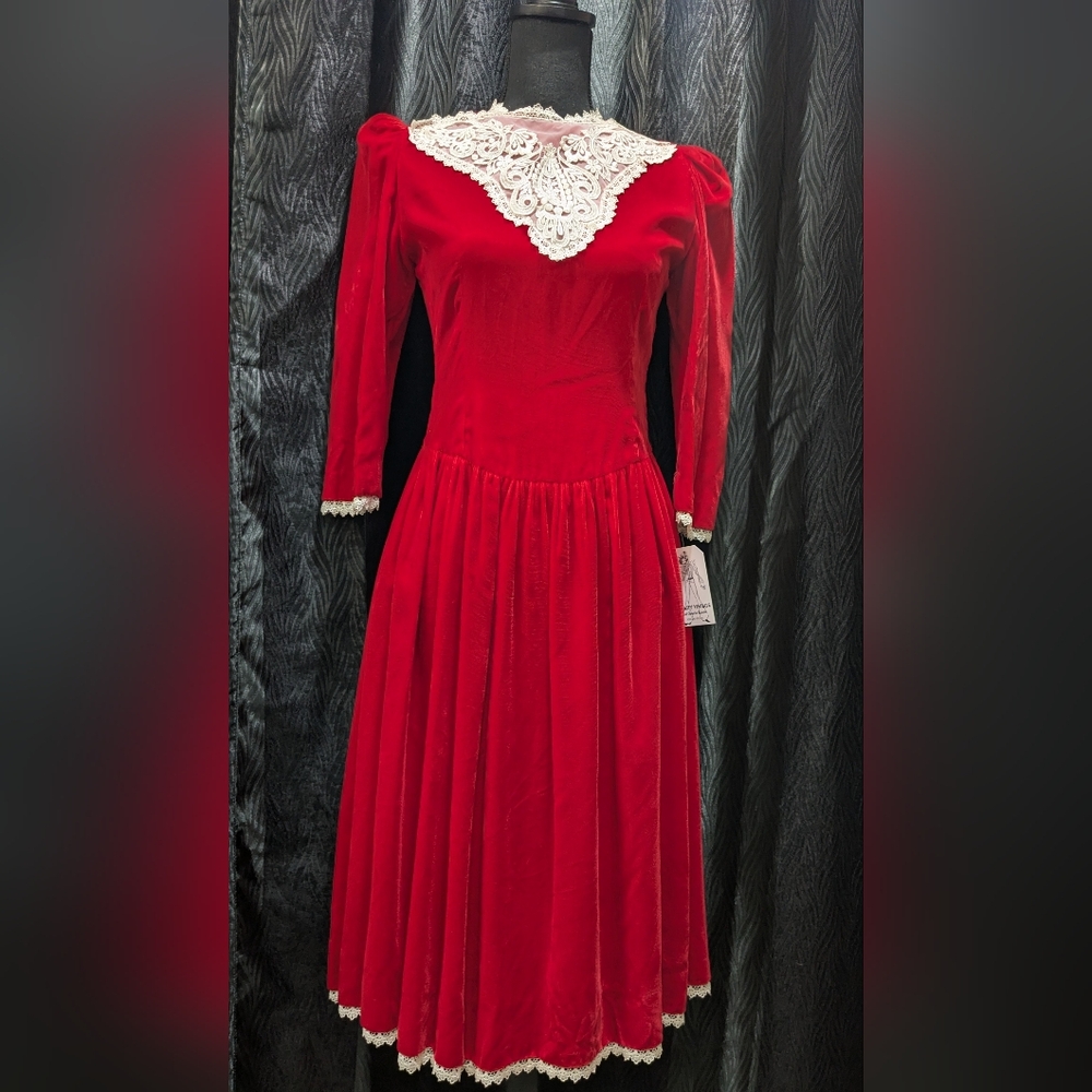 Kids Vintage 80's Victorian Velvet Dress